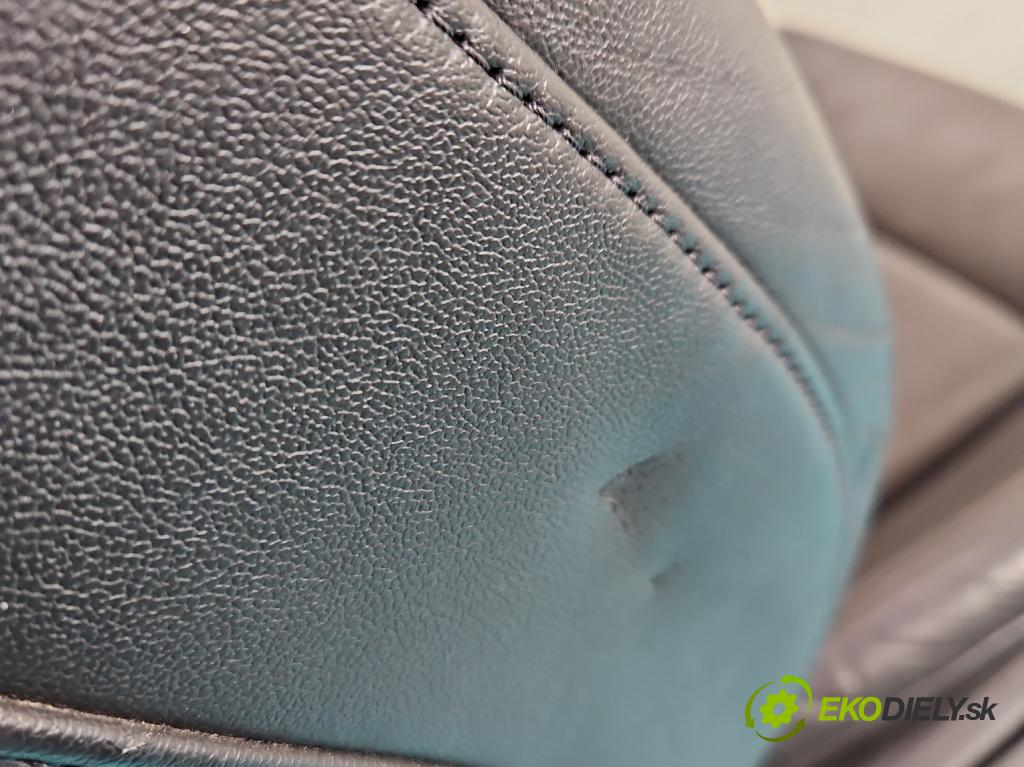 Audi A4 B8 2007-2015 3.0 tdi 239KM automatic 176 kW 2967 cm3 5- Sedačka pravý  (Sedačky, sedadlá)