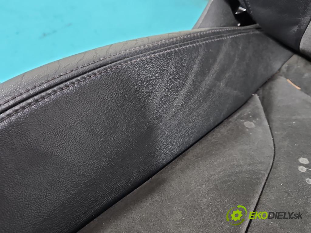 Audi A4 B8 2007-2015 3.0 tdi 239KM automatic 176 kW 2967 cm3 5- Sedačka pravý  (Sedačky, sedadlá)