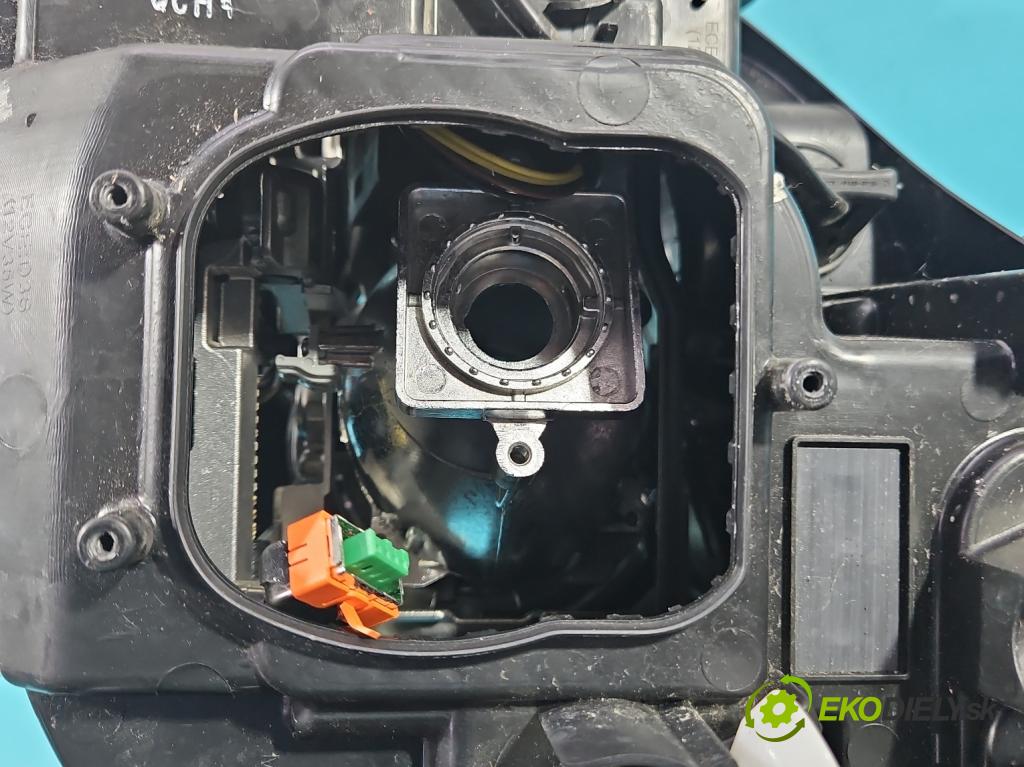 Opel Mokka A 2012-2019 1.4 T 140 HP automatic 103 kW 1364 cm3 5- Reflektor: pravý  (Pravé)