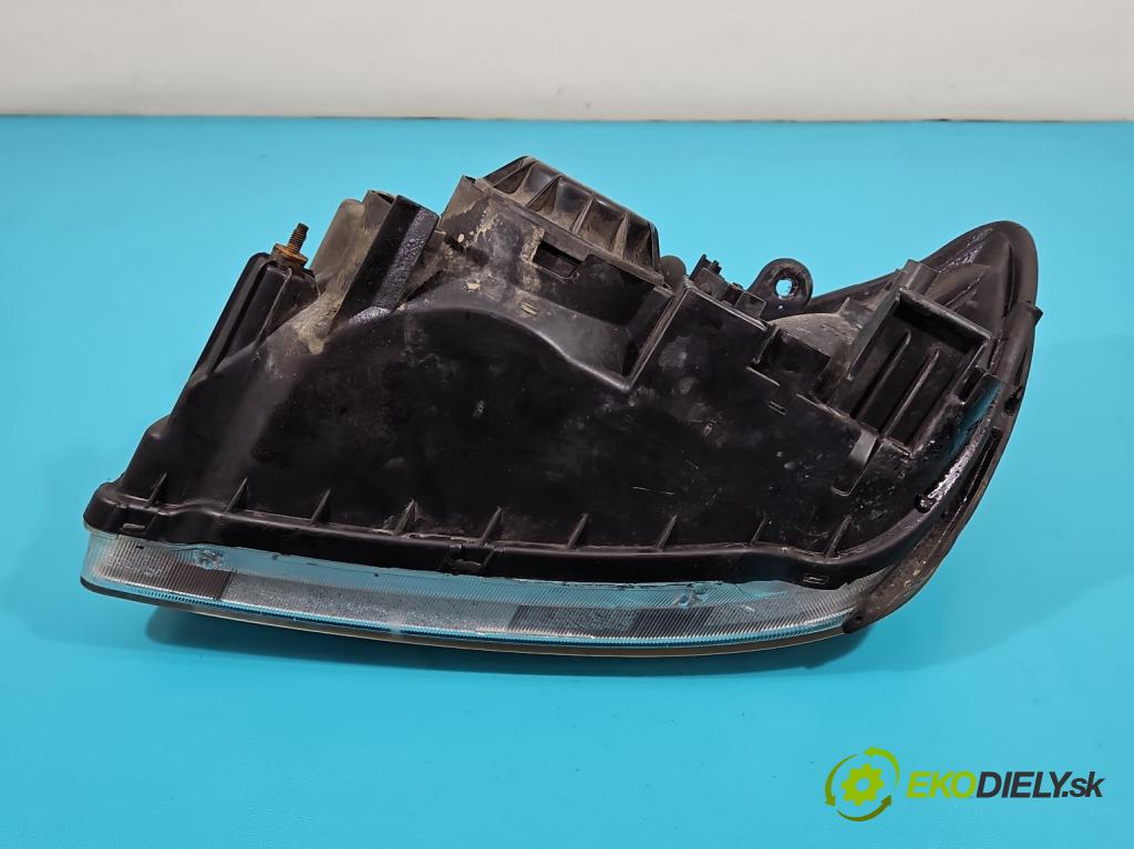 Kia Cerato 2004-2008 1.6 16V 105 HP manual 77,2 kW 1599 cm3 5- Reflektor: pravý  (Pravé)