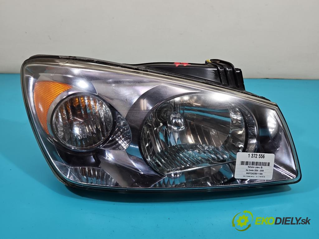 Kia Cerato 2004-2008 1.6 16V 105 HP manual 77,2 kW 1599 cm3 5- Reflektor: pravý  (Pravé)