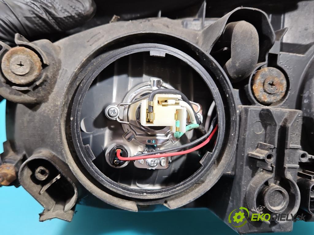 Kia Cerato 2004-2008 1.6 16V 105 HP manual 77,2 kW 1599 cm3 5- Reflektor: pravý  (Pravé)