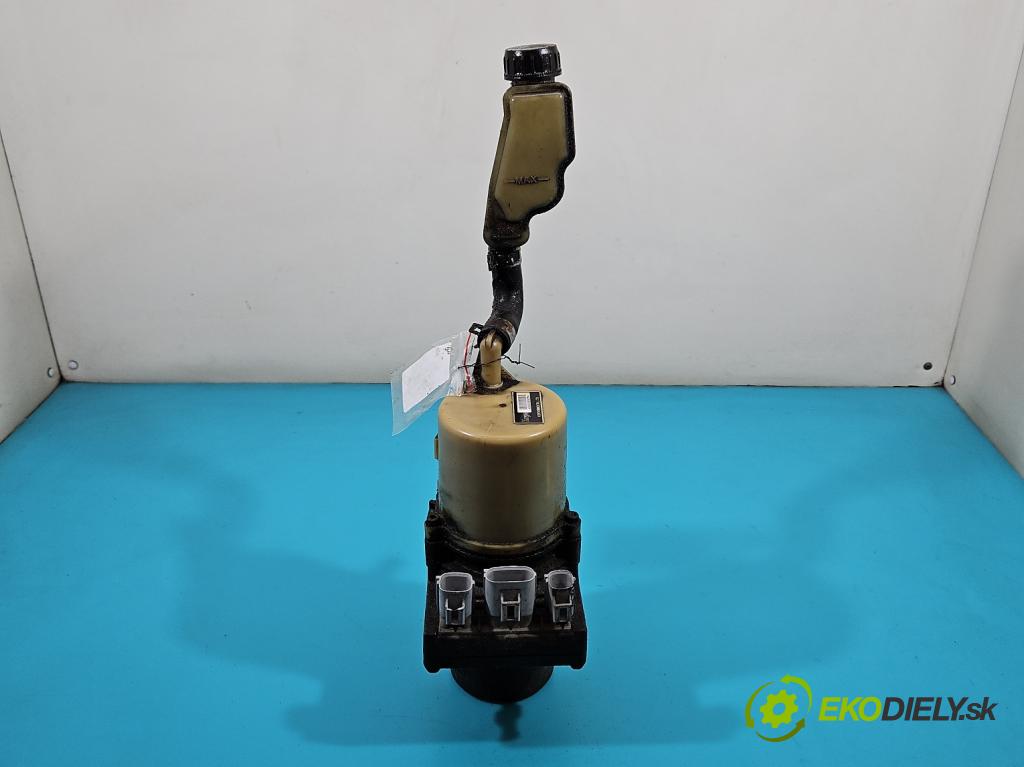 Mazda 5  2005-2010 2.0 16V 145 HP manual 107 kW 1999 cm3 5- čerpadlo posilovač  (Servočerpadlá, pumpy riadenia)