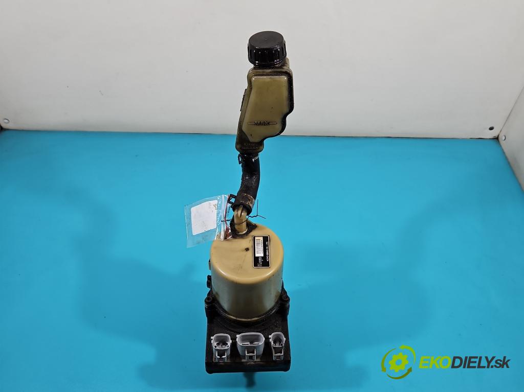 Mazda 5  2005-2010 2.0 16V 145 HP manual 107 kW 1999 cm3 5- čerpadlo posilovač  (Servočerpadlá, pumpy riadenia)