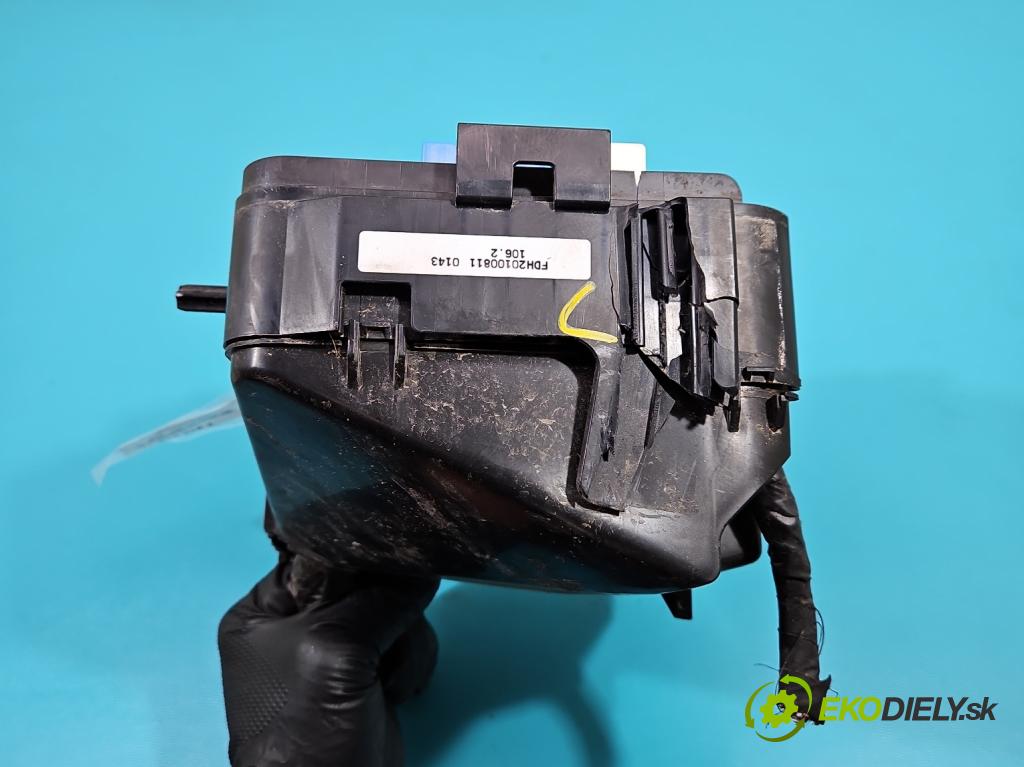 Hyundai I30 I 2007-2012 2.0 16V 143 hp automatic 105 kW 1975 cm3 5- skříňka pojistková 91951-0Q000 (Pojistkové skříňky)