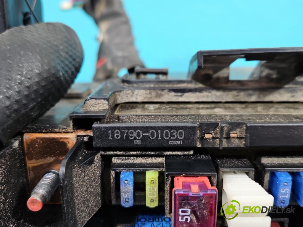 Hyundai I30 I 2007-2012 2.0 16V 143 hp automatic 105 kW 1975 cm3 5- skříňka pojistková 91951-0Q000 (Pojistkové skříňky)