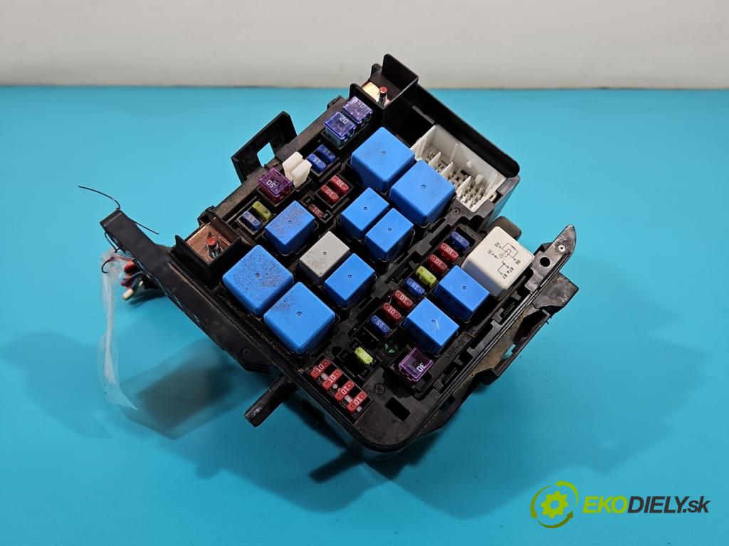 Hyundai I30 I 2007-2012 2.0 16V 143 hp automatic 105 kW 1975 cm3 5- skříňka pojistková 91951-0Q000 (Pojistkové skříňky)