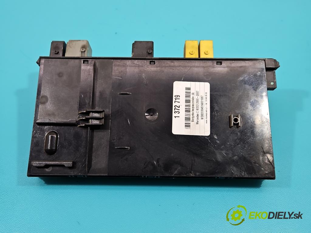 Mercedes C W203 2000-2007 2.0 kompressor 163 hp manual 120 kW 1998 cm3 4- skříňka pojistková 0025457801 (Pojistkové skříňky)