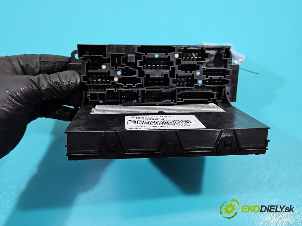 Mercedes C W203 2000-2007 2.0 kompressor 163 hp manual 120 kW 1998 cm3 4- skříňka pojistková 0025459301 (Pojistkové skříňky)