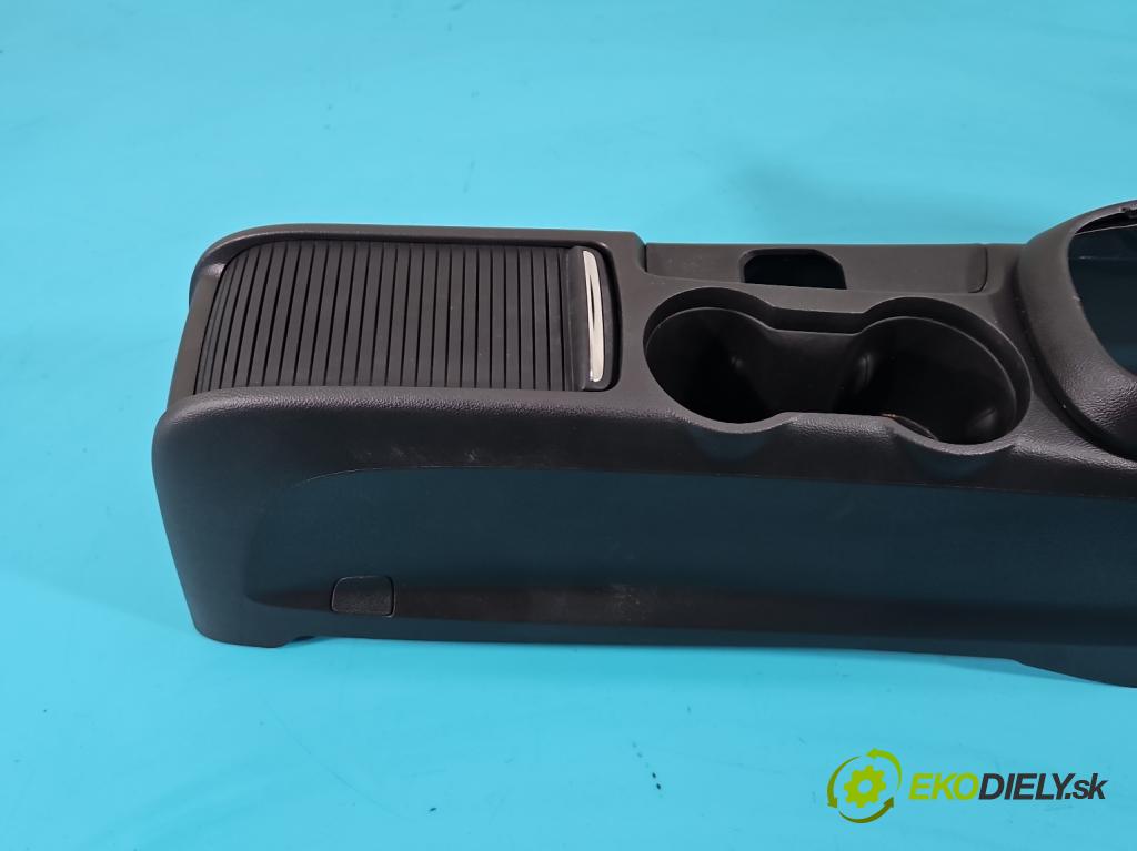 Opel Mokka A 2012-2019 1.4 T 140 HP automatic 103 kW 1364 cm3 5- operadlo 95379184 (Lakťové opierky)