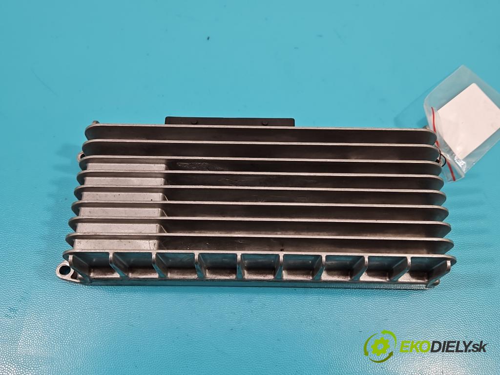 Audi A4 B8 2007-2015 3.0 tdi 239KM automatic 176 kW 2967 cm3 5- Zesilovač: 8T0035223AD (Zosilňovače)