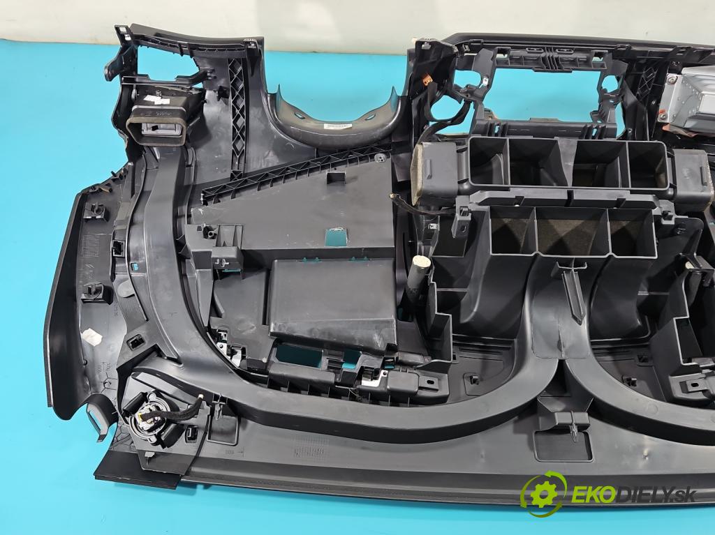 Citroen C4 Picasso I 2006-2013 1.6 hdi 109 HP manual 80 kW 1560 cm3 5- kokpit,pristrojová doska rozdeľovacia