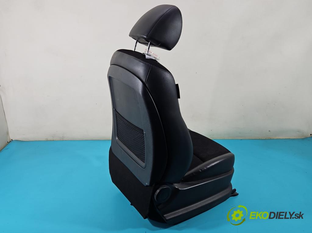 Hyundai I30 I 2007-2012 2.0 16V 143 HP automatic 105 kW 1975 cm3 5- Sedačka pravý  (Sedačky, sedadlá)