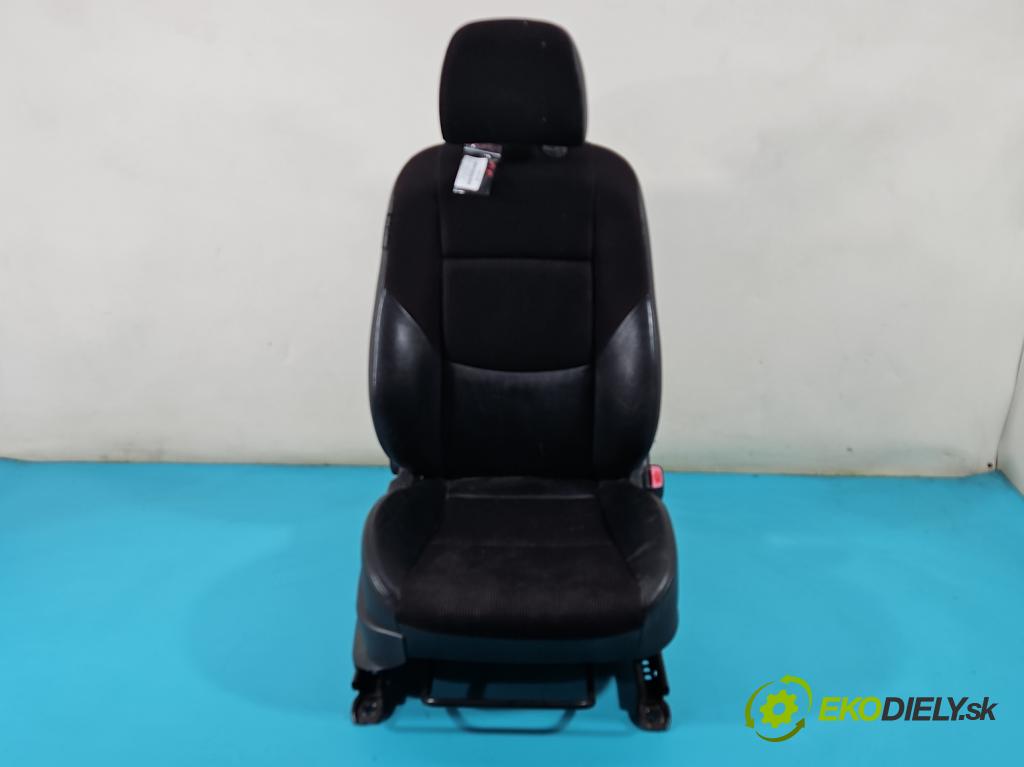 Hyundai I30 I 2007-2012 2.0 16V 143 HP automatic 105 kW 1975 cm3 5- Sedačka pravý  (Sedačky, sedadlá)