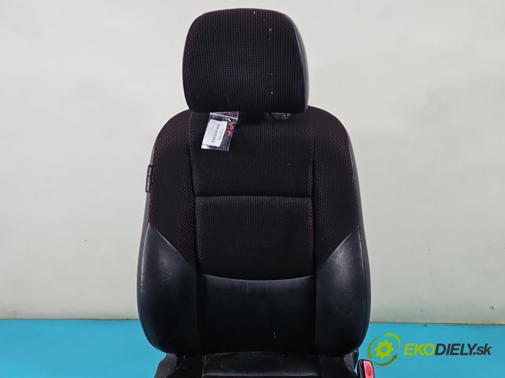 Hyundai I30 I 2007-2012 2.0 16V 143 HP automatic 105 kW 1975 cm3 5- Sedačka pravý  (Sedačky, sedadlá)