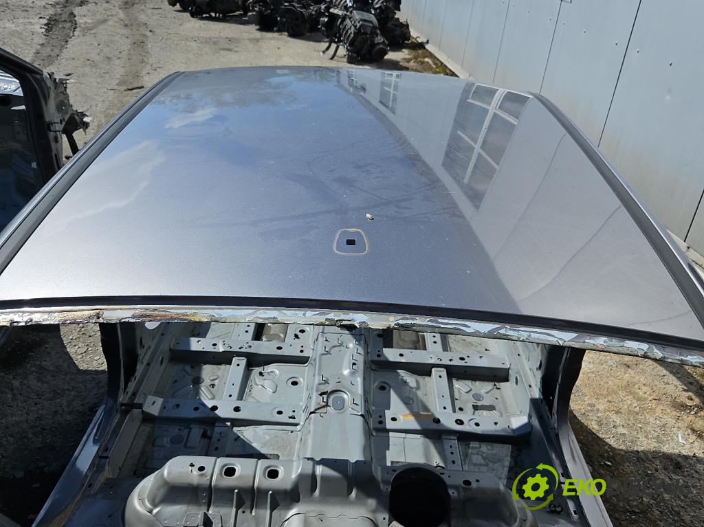 Renault Fluence 1.6 16V 110 hp manual 81 kW 1598 cm3 4- Strecha: