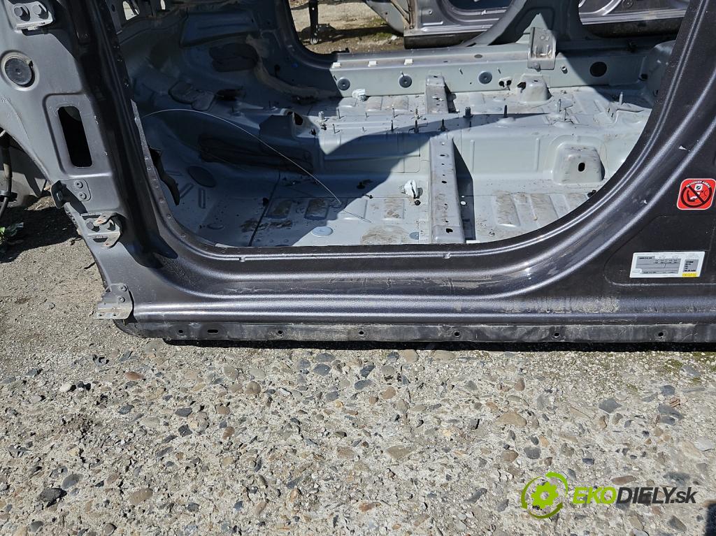 Peugeot 2008 I 2013-2019 1.6 hdi 92 hp manual 68 kW 1560 cm3 5- práh levý  (Ostatní)