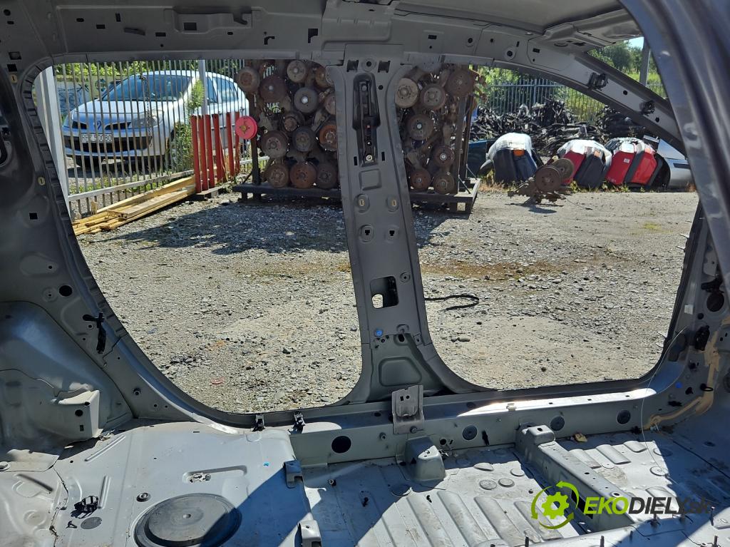 Peugeot 2008 I 2013-2019 1.6 hdi 92 hp manual 68 kW 1560 cm3 5- práh levý  (Ostatní)