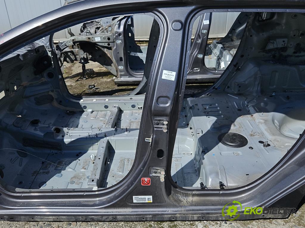 Peugeot 2008 I 2013-2019 1.6 hdi 92 hp manual 68 kW 1560 cm3 5- práh levý  (Ostatní)