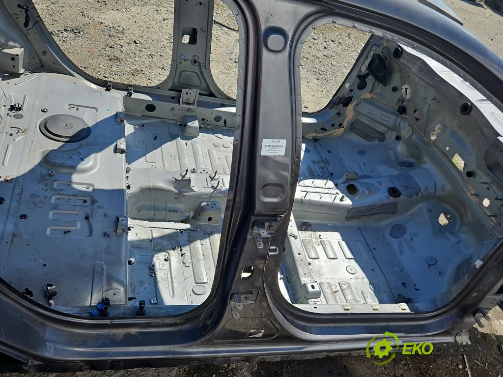 Peugeot 2008 I 2013-2019 1.6 hdi 92 HP manual 68 kW 1560 cm3 5- Práh: pravý  (Ostatné)