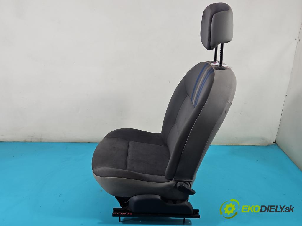 Renault Twingo II 2007-2014 1.5 dci 64 HP manual 47 kW 1461 cm3 3- Sedačka pravý  (Sedačky, sedadlá)