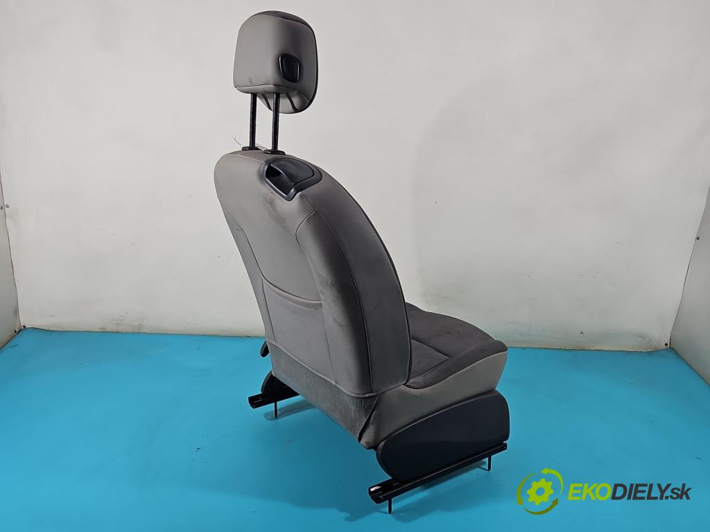 Renault Twingo II 2007-2014 1.5 dci 64 HP manual 47 kW 1461 cm3 3- Sedačka pravý  (Sedačky, sedadlá)
