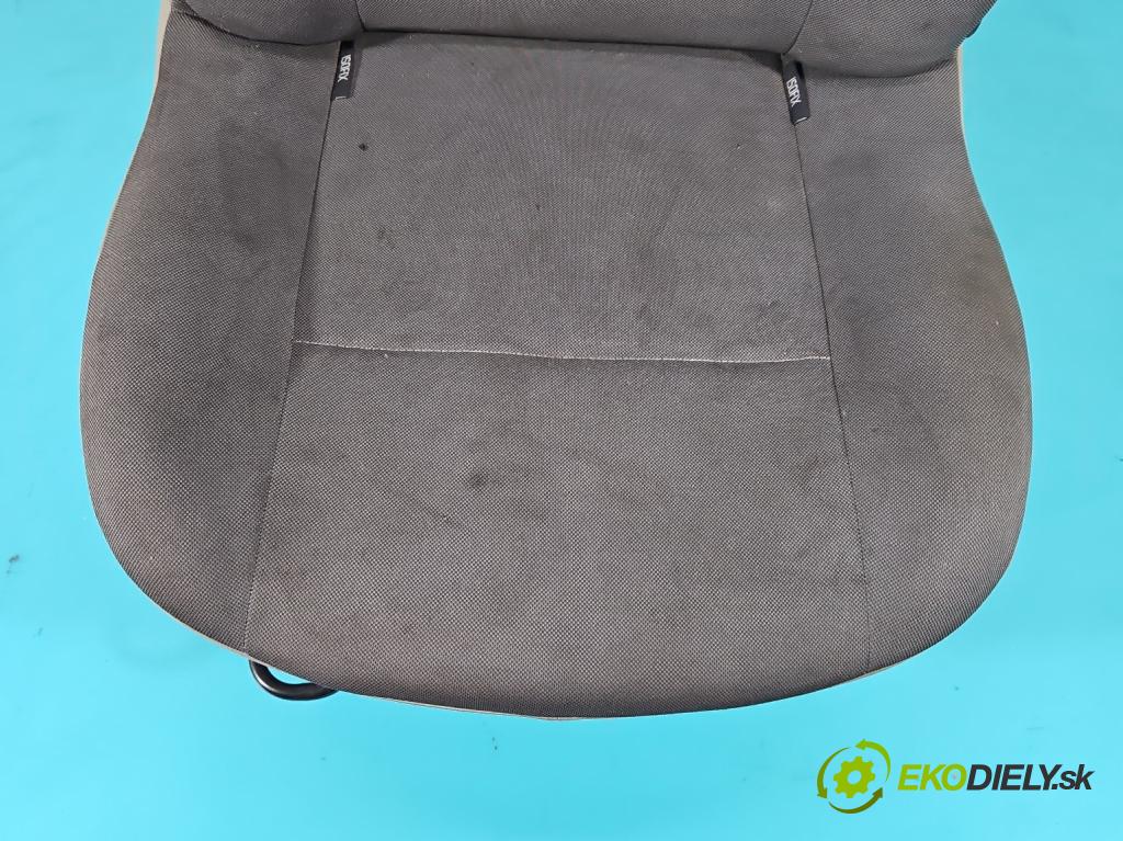 Renault Twingo II 2007-2014 1.5 dci 64 HP manual 47 kW 1461 cm3 3- Sedačka pravý  (Sedačky, sedadlá)