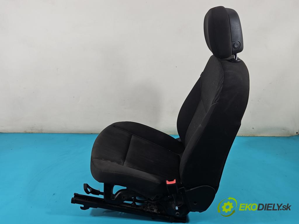 Opel Astra IV 2009-2015 1.4 16V 101 HP manual 74 kW 1398 cm3 5- Sedačka pravý  (Sedačky, sedadlá)