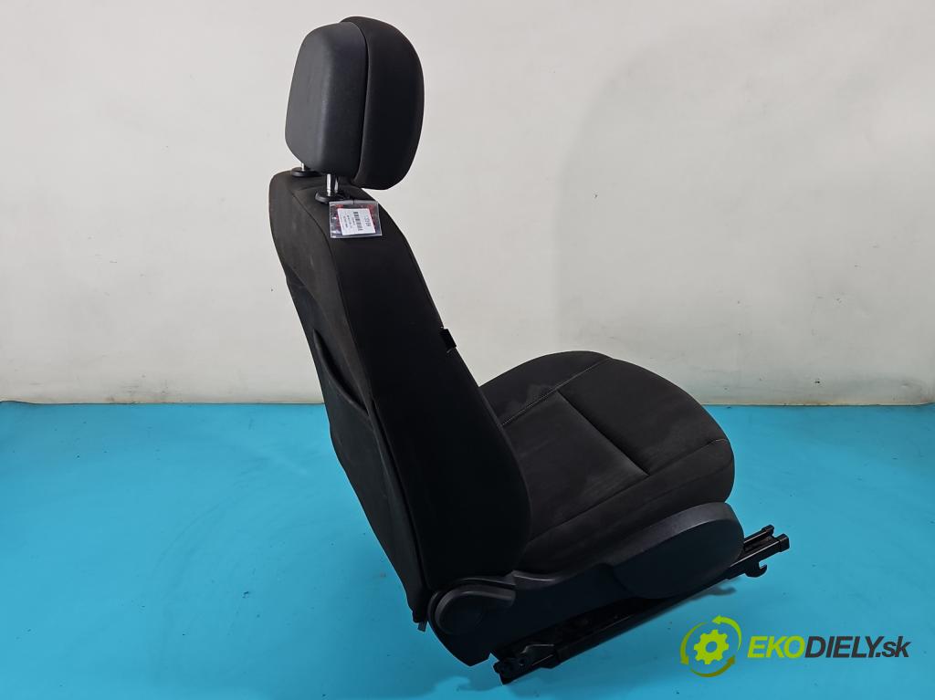 Opel Astra IV 2009-2015 1.4 16V 101 HP manual 74 kW 1398 cm3 5- Sedačka pravý  (Sedačky, sedadlá)