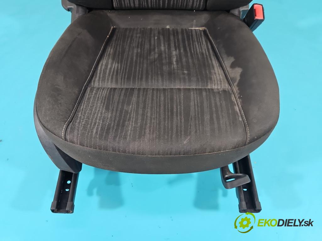 Opel Astra IV 2009-2015 1.4 16V 101 HP manual 74 kW 1398 cm3 5- Sedačka pravý  (Sedačky, sedadlá)