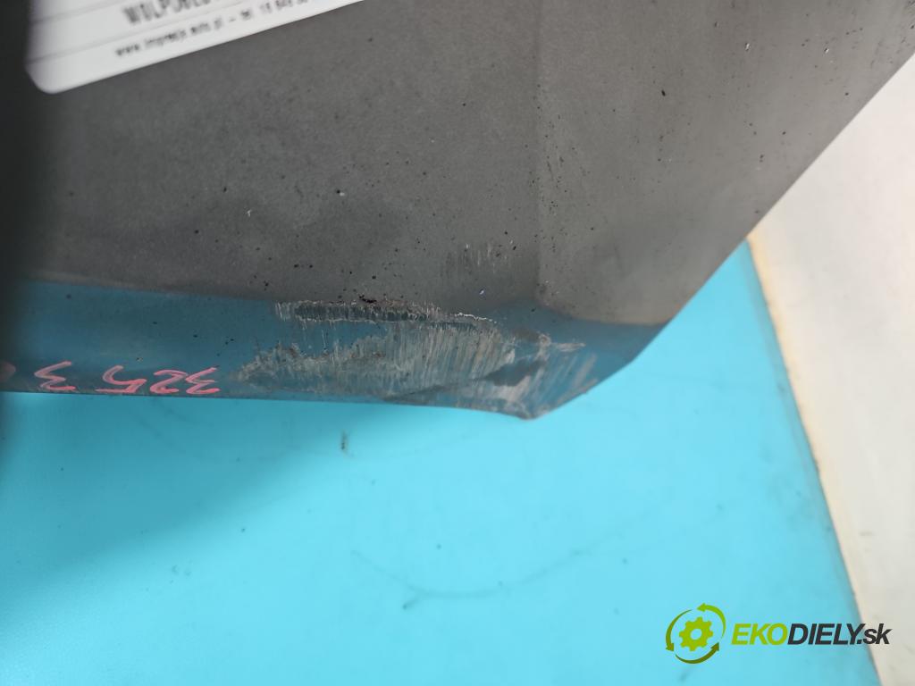 Opel Astra IV 2009-2015 1.4 16V A14XER 101 hp manual 74 kW 1398 cm3 5- nárazník zadní  (Klika dveří ostatní)