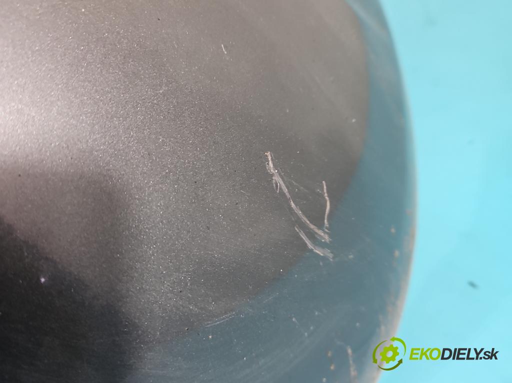 Opel Astra IV 2009-2015 1.4 16V A14XER 101 hp manual 74 kW 1398 cm3 5- nárazník zadní  (Klika dveří ostatní)