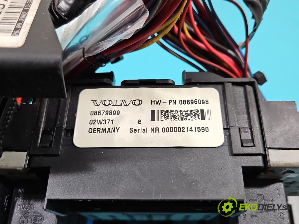 Volvo V70 II 1999-2007 2.4 D5 163 hp manual 120 kW 2401 cm3 5- skříňka pojistková 08679899 (Pojistkové skříňky)