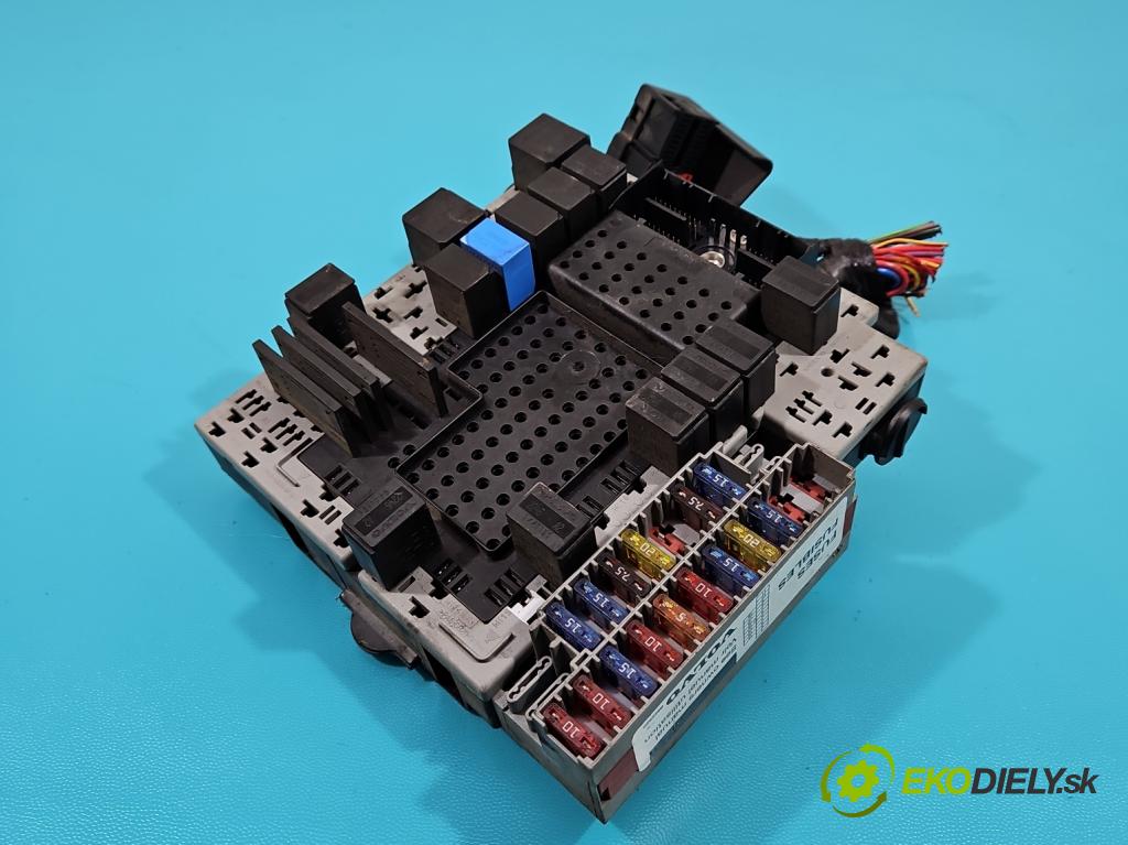 Volvo V70 II 1999-2007 2.4 D5 163 hp manual 120 kW 2401 cm3 5- skříňka pojistková 08679899 (Pojistkové skříňky)