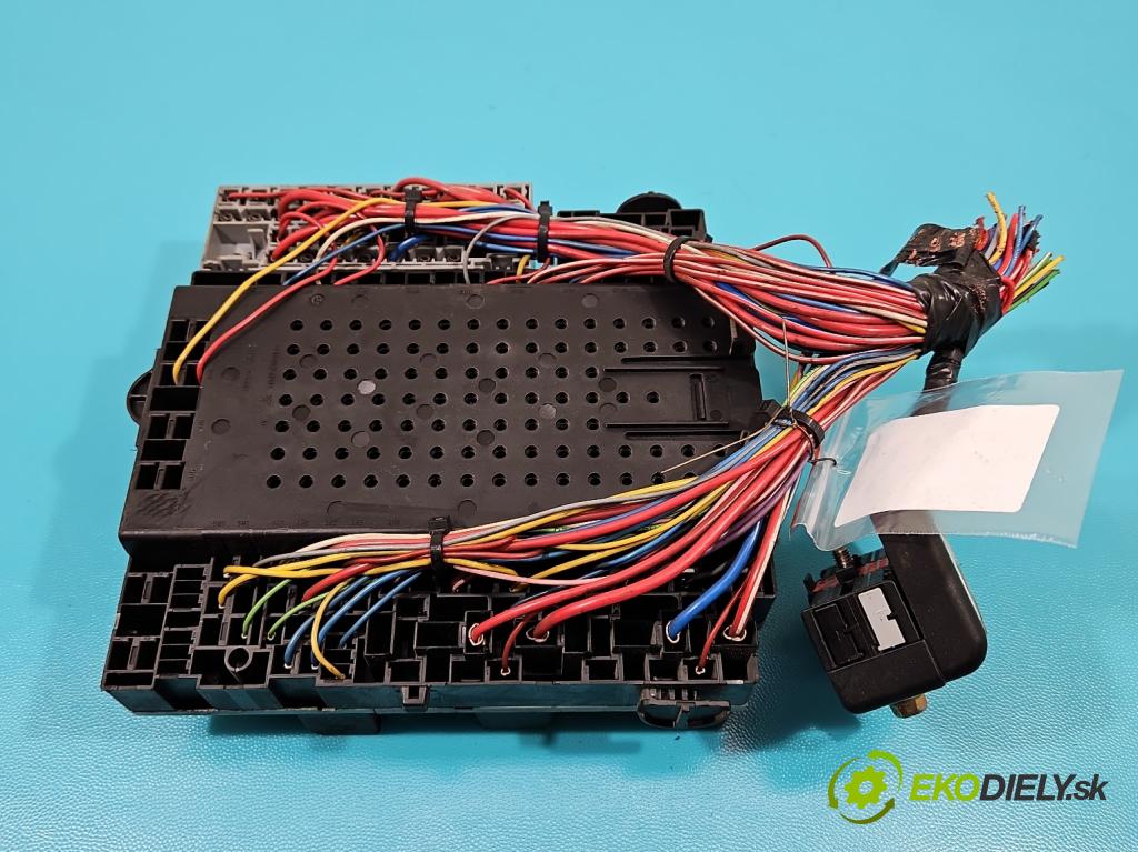 Volvo V70 II 1999-2007 2.4 D5 163 hp manual 120 kW 2401 cm3 5- skříňka pojistková 08679899 (Pojistkové skříňky)