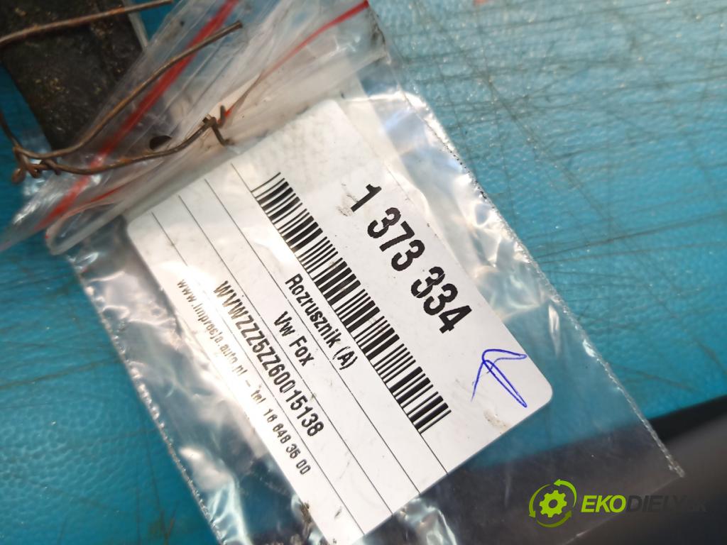 Vw Fox 1.2 6V 54 HP manual 40 kW 1198 cm3 3- štartér  (Štartér)