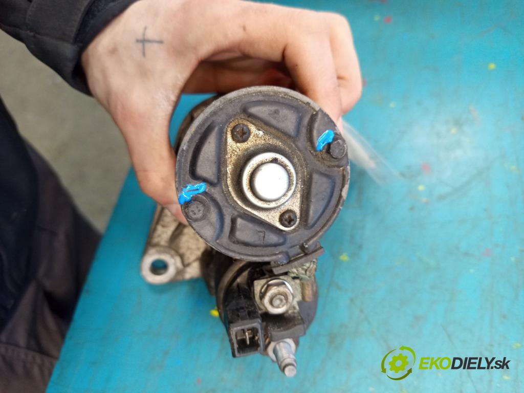 Vw Fox 1.2 6V 54 HP manual 40 kW 1198 cm3 3- štartér  (Štartér)