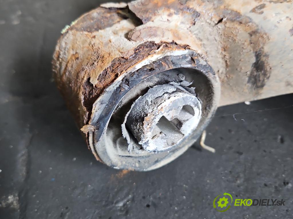 Vw Fox 1.2 6V 54 hp manual 40 kW 1198 cm3 3- zadní výztuha  (Výztuhy zadní)