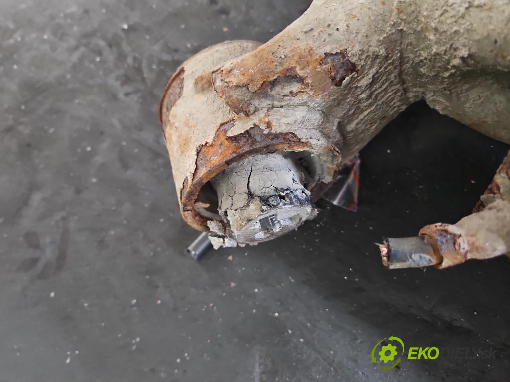 Vw Fox 1.2 6V 54 hp manual 40 kW 1198 cm3 3- zadní výztuha  (Výztuhy zadní)