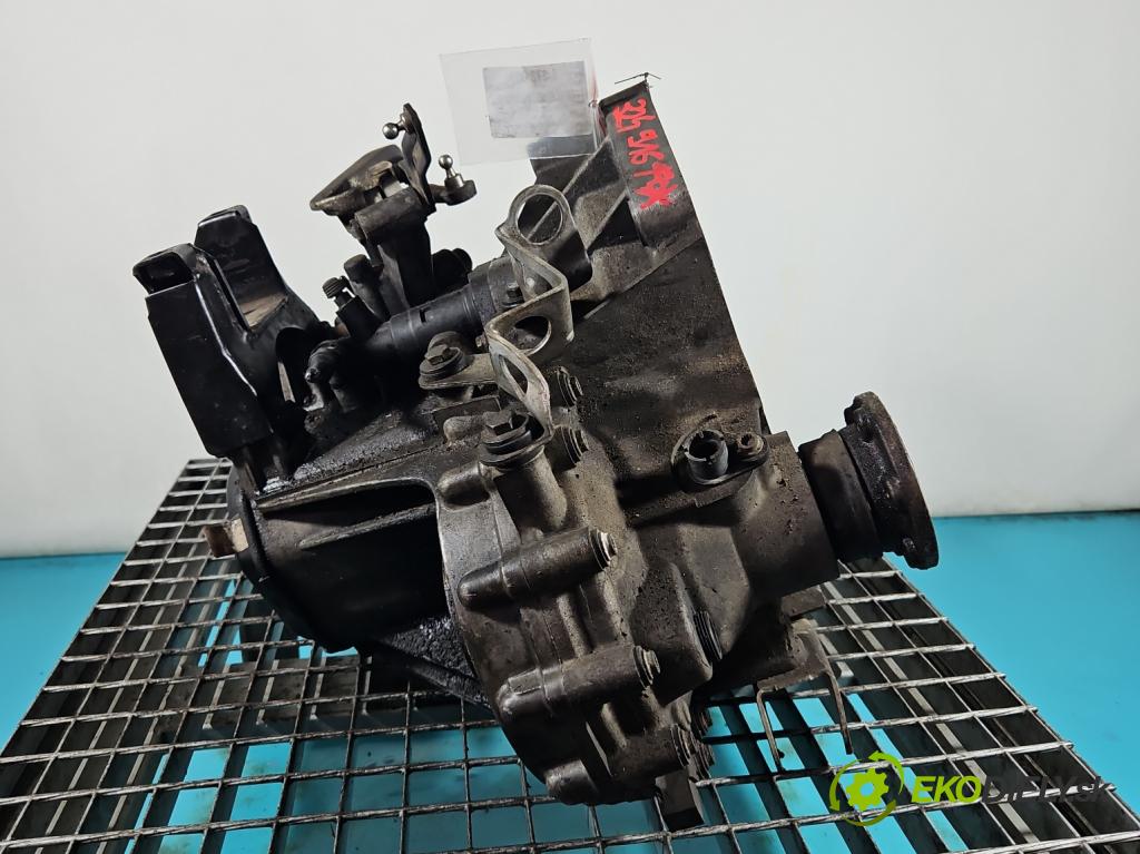 Vw Fox 1.2 6V 54 HP manual 40 kW 1198 cm3 3- prevodovka stupeň,rýchlosť manual HUY