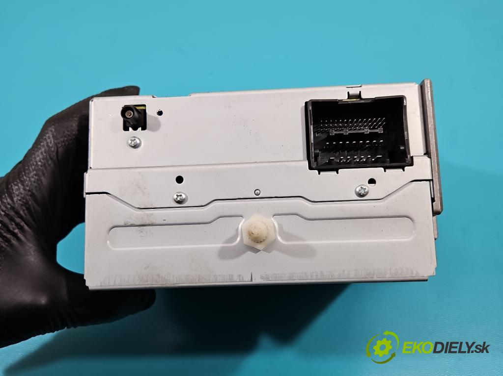 Opel Astra IV 2009-2015 1.4 16V 101 HP manual 74 kW 1398 cm3 5- Radio originál 22836292
