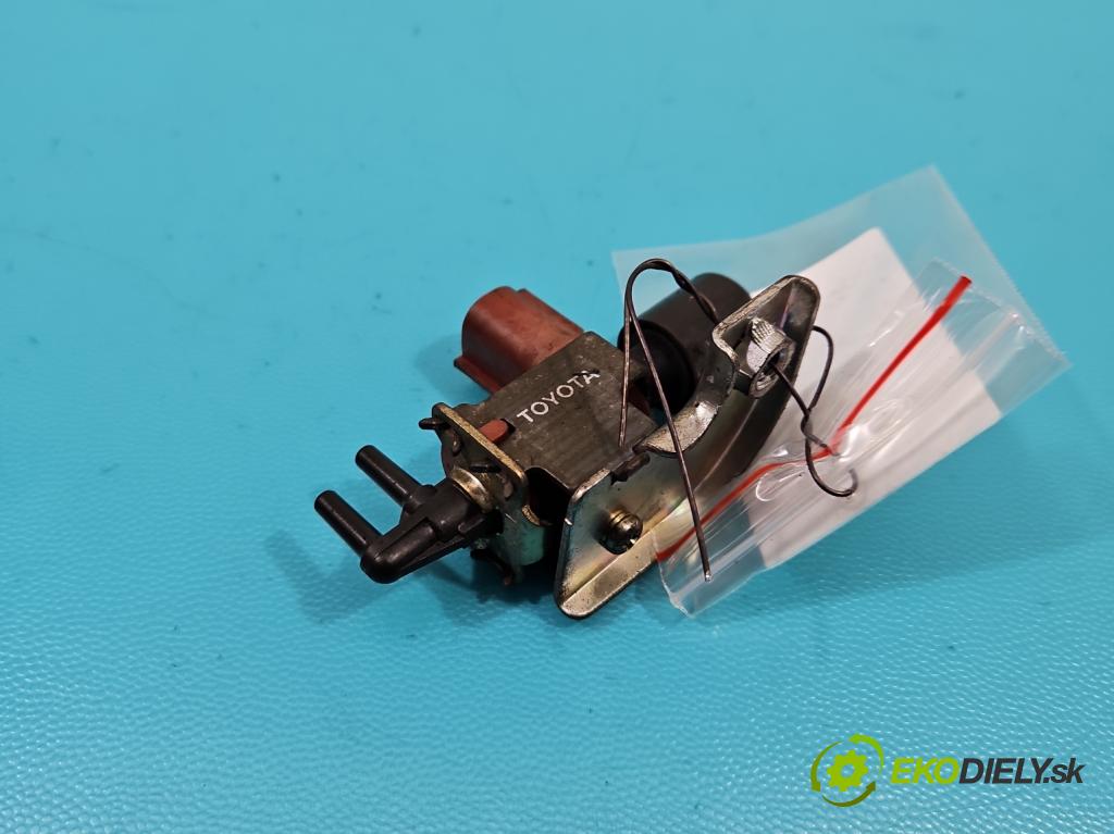 Toyota Avensis I T22 1997-2003 2.0 vvti 150 HP manual 110 kW 1998 cm3 5- ventil podtlaku  (Ventily)