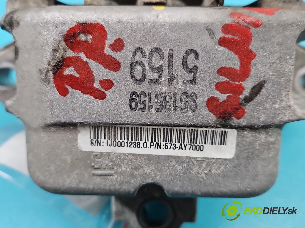 Opel Mokka A 2012-2019 1.4 T 140 HP automatic 103 kW 1364 cm3 5- airbag motora 95135159 (Držiak motora)