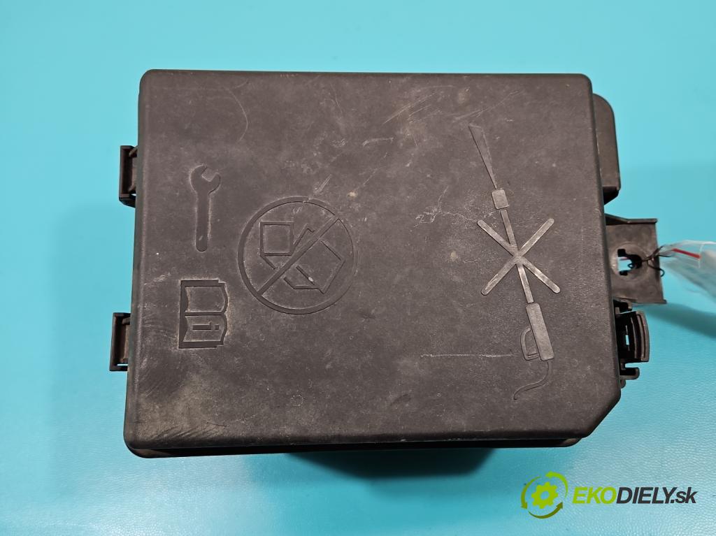 Opel Mokka A 2012-2019 1.4 T 140 hp automatic 103 kW 1364 cm3 5- skříňka pojistková 95263750 (Pojistkové skříňky)