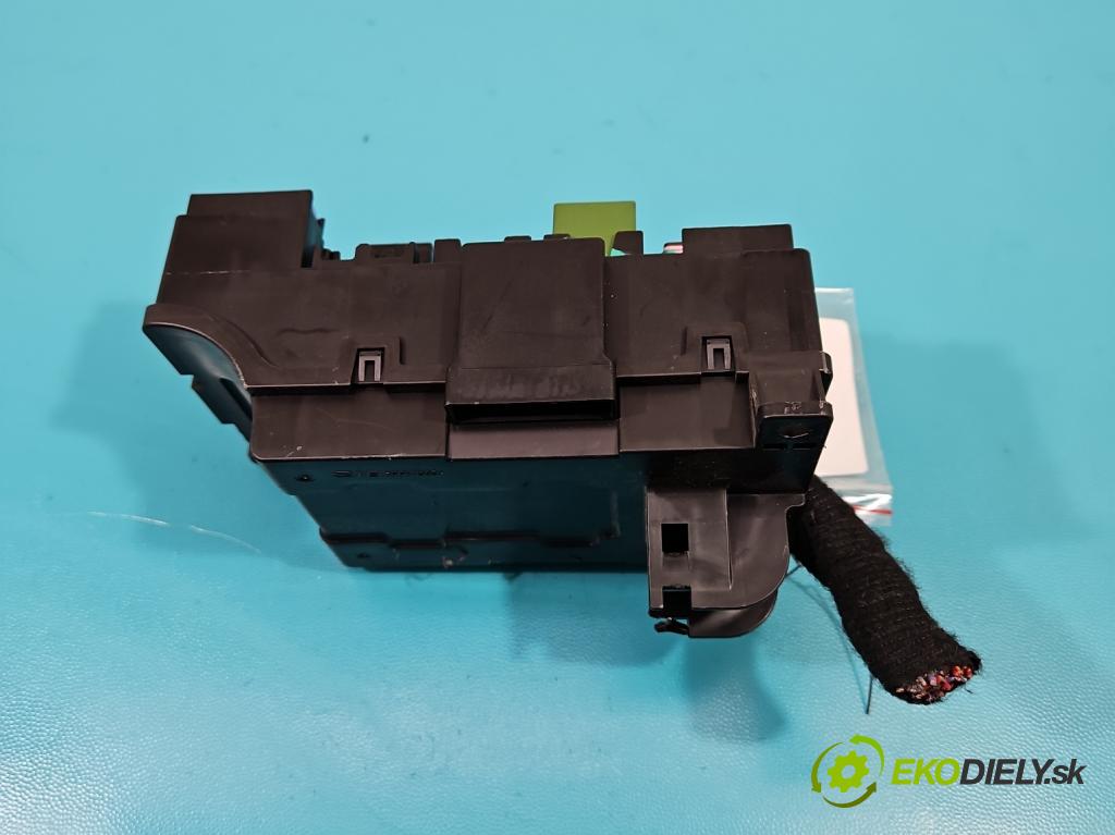 Opel Mokka A 2012-2019 1.4 T 140 hp automatic 103 kW 1364 cm3 5- skříňka pojistková 1309271445 (Pojistkové skříňky)