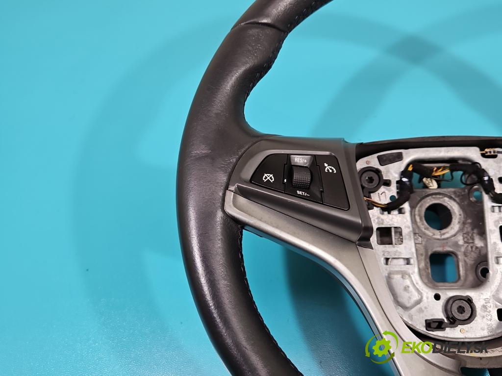 Chevrolet Cruze 1.8 16V 141 HP manual 104 kW 1796 cm3 4- volant 13307026 (Volanty)