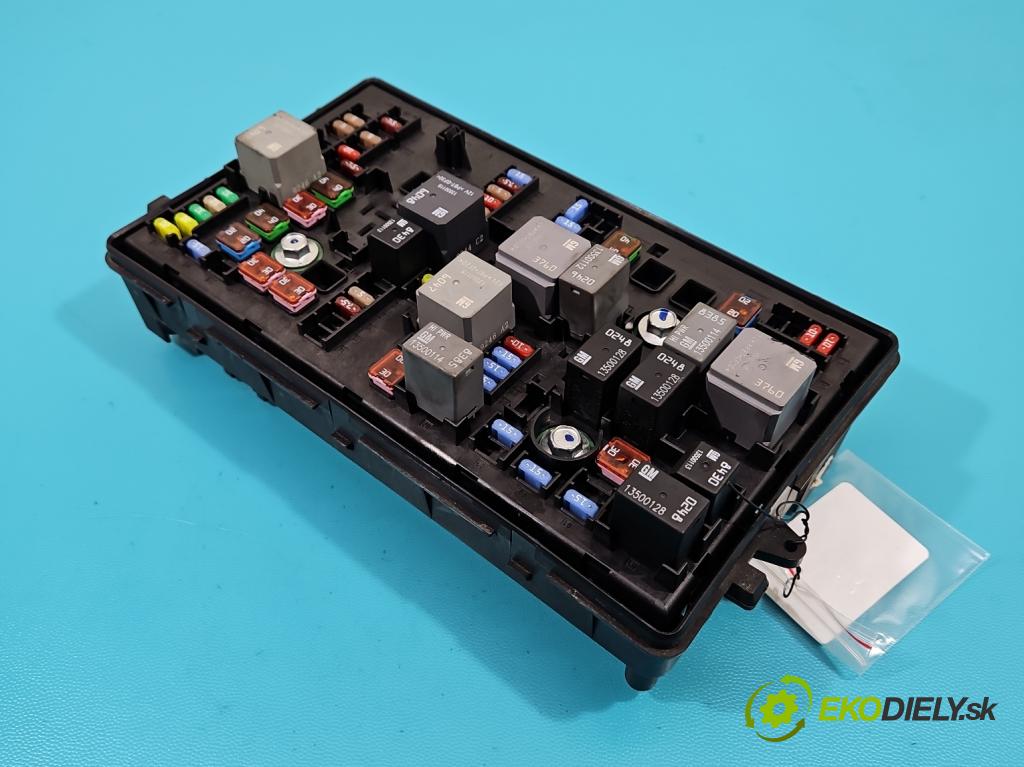 Chevrolet Cruze 1.8 16V 141 hp manual 104 kW 1796 cm3 4- skříňka pojistková 96982023 (Pojistkové skříňky)