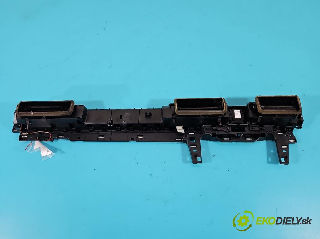 Vw Passat B8 2014 - 2.0 tdi 150 HP automatic 110 kW 1968 cm3 5- Mřížka: kúrenia stredová 3G1858416 (Mriežky kúrenia (fukáre))