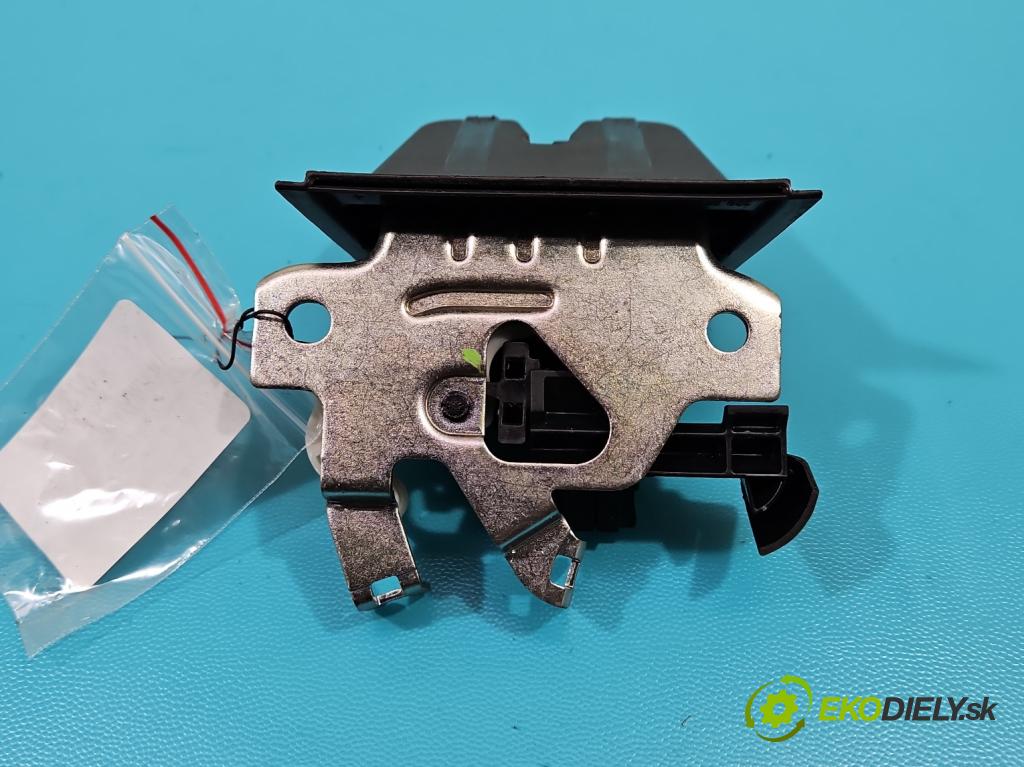 Vw Passat B8 2014 - 2.0 tdi CRL 150 hp automatic 110 kW 1968 cm3 5- zámek kufrových dveří zadní 3G0827505C