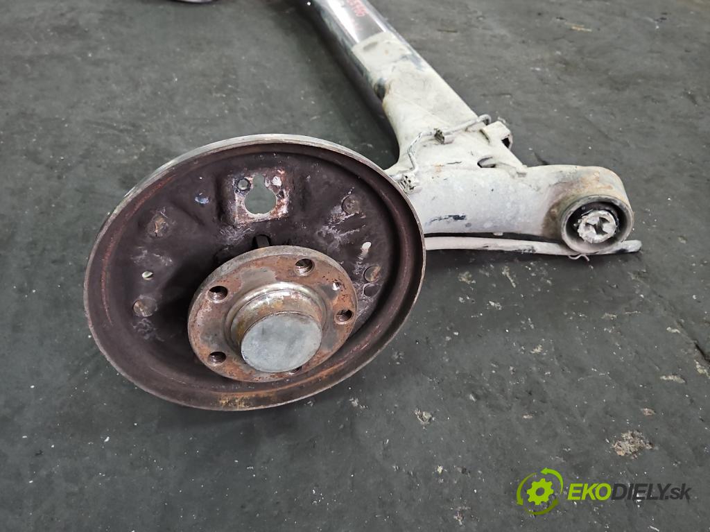 Vw Fox 1.2 6V 54 hp manual 40 kW 1198 cm3 3- zadní výztuha  (Výztuhy zadní)